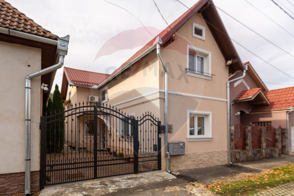 Casă construita in 2016, mobilata si utilată, zona lini...