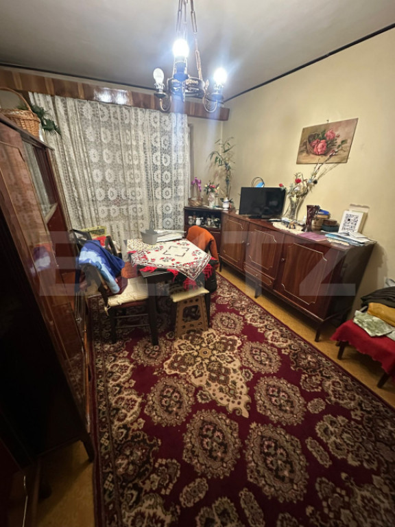 Apartament 2 camere decomandat, 44 mp, balcon 6 mp, etaj int