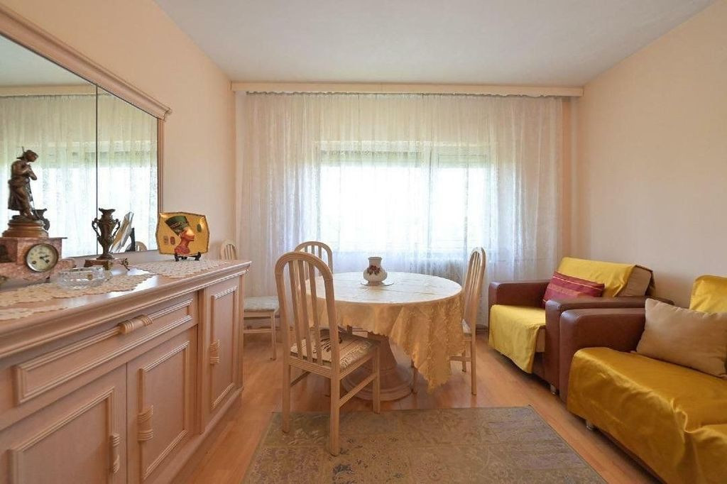 Apartament 2camere bloc 1985 in Parcul Tineretului -strad...