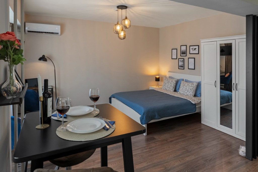 PROPRIETAR Garsoniera Victoriei - Titulescu cu certificat turistic