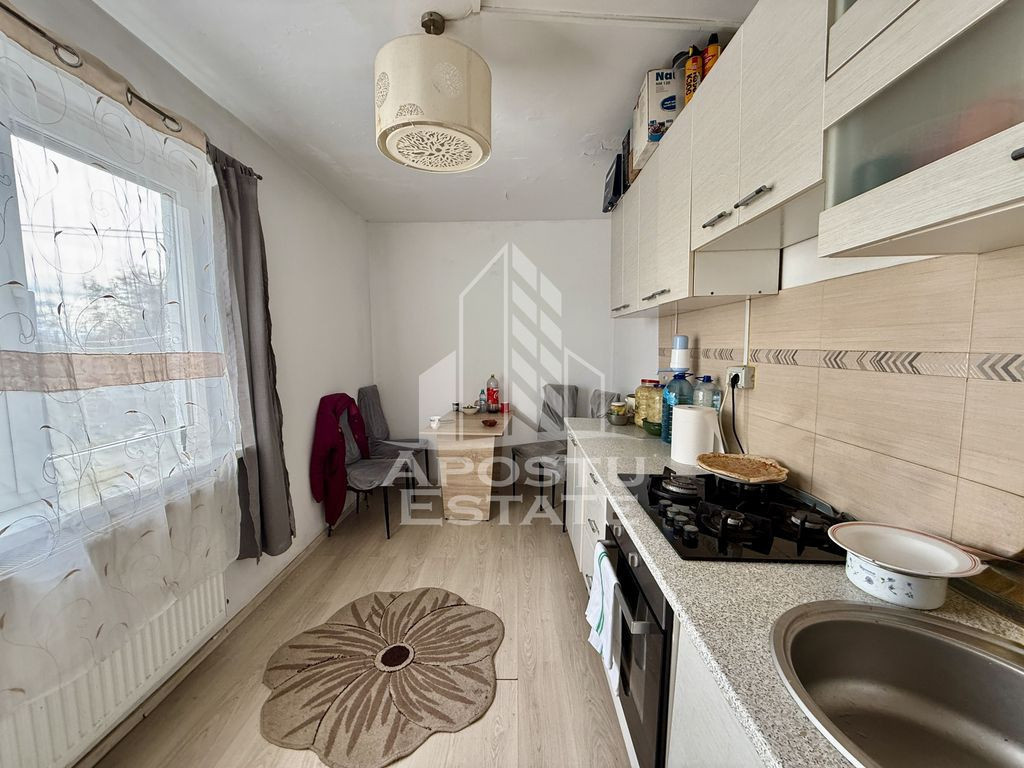 Apartament 2 camere, etaj 1, zona Lunei
