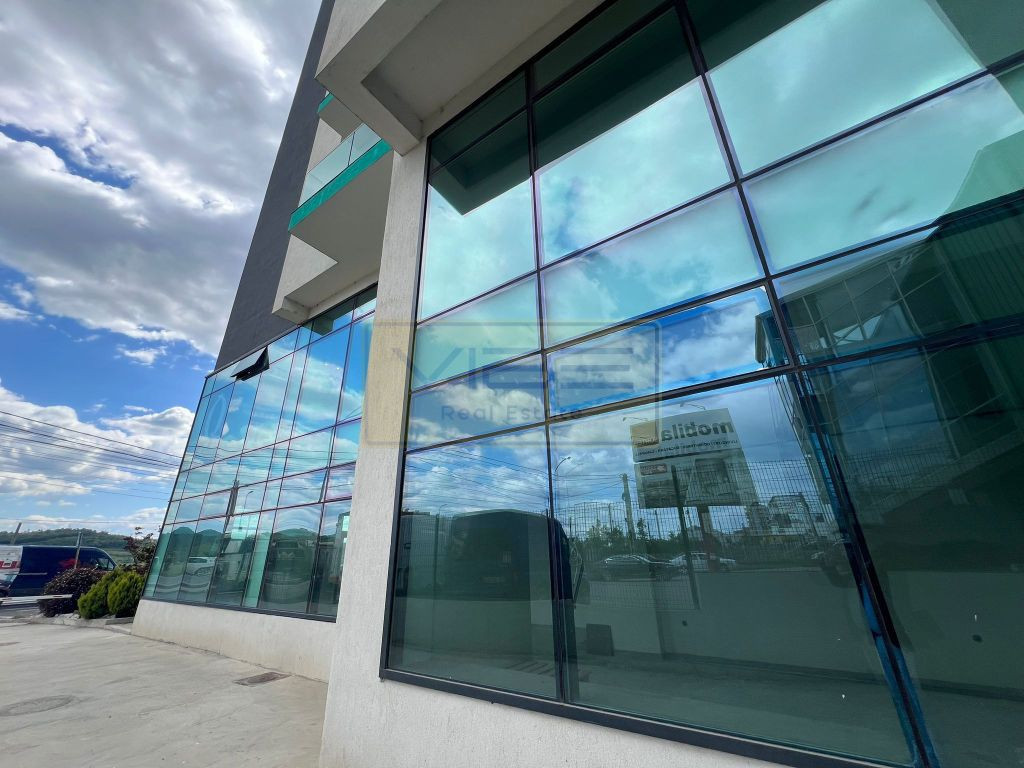 Spatiu modern de birou 70mp 2 locuri parcare subterane Ro...