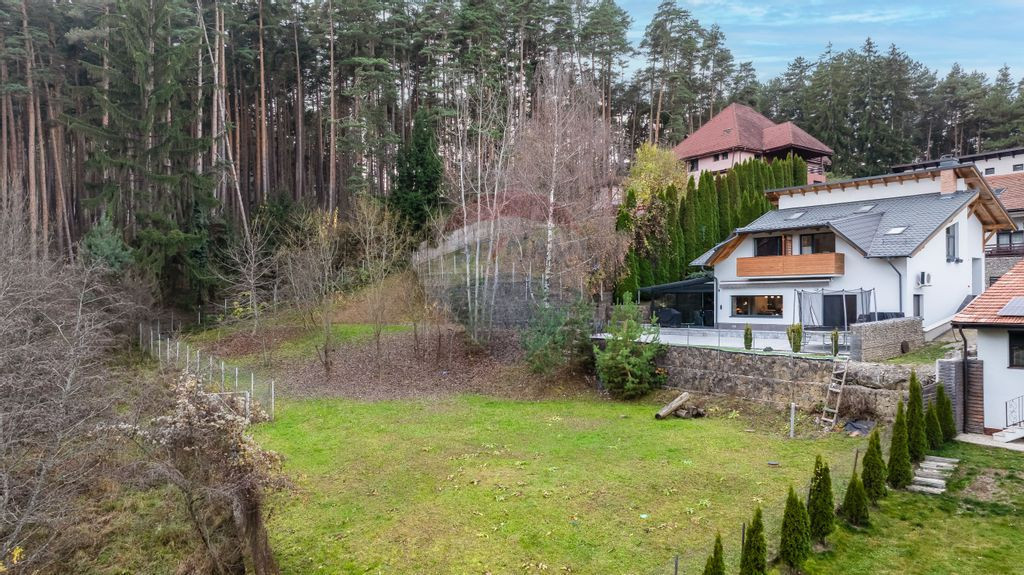 Casa cu 5 studiouri independente, terasa rooftop, vedere ...