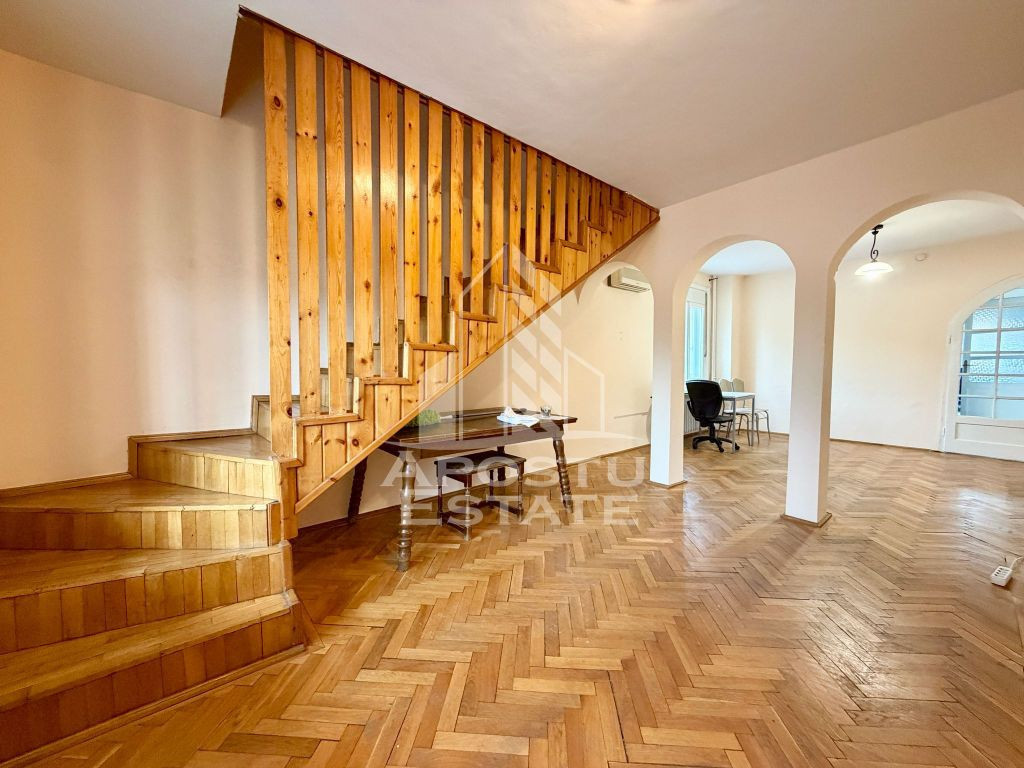 Apartament cu 4 camere la casa, centrala proprie, Olimpia...