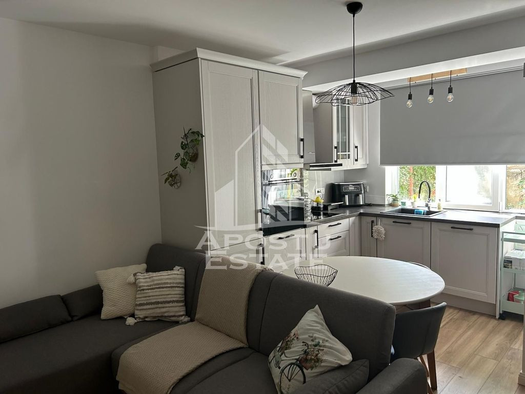 Apartament 4 camere, centrala proprie, prima inchiriere, ...