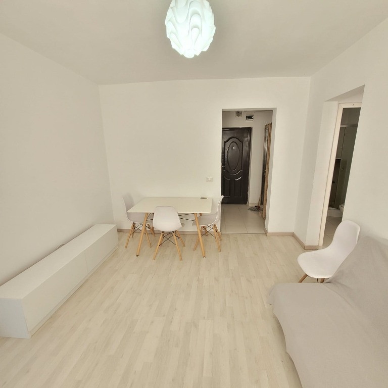 Ap. 2 cam Podu Roș-liceul Racoviță, centrală, aer condiționat