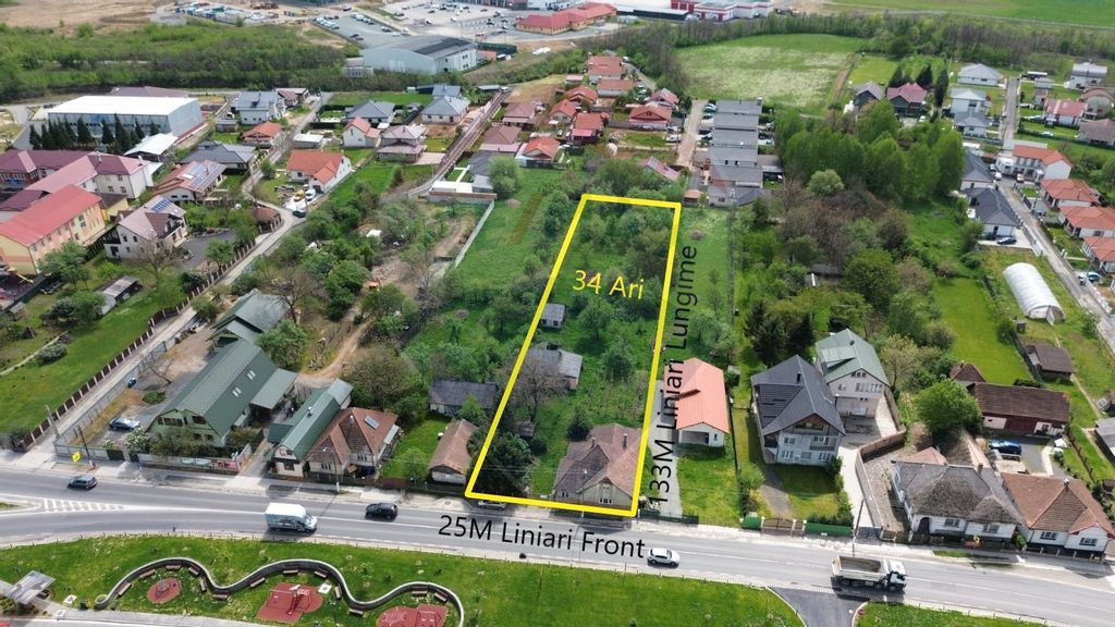 Casă Spațioasă cu teren Generos de 3416 mp în Tăuți...