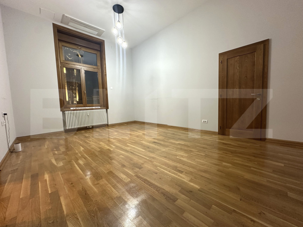 Spațiu Birou Elegant de Închiriat, Palatul Stern, 2 camere