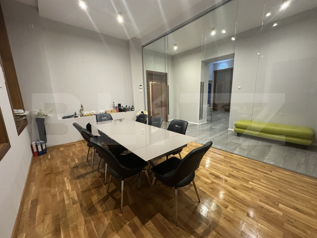 Spațiu Birou Elegant de Închiriat, Palatul Stern, 4 camere