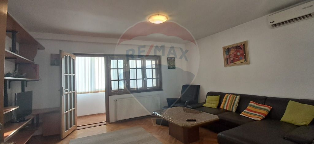 Inchiriere apartament 2 camere chiar lângă parc