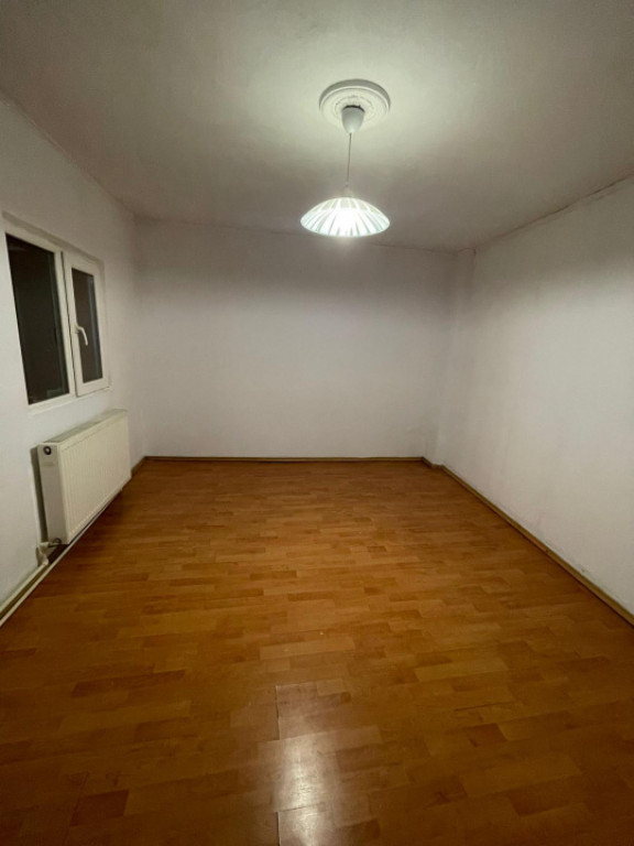 Casa de vanzare, 3 camere, teren 211 mp--Colosseum