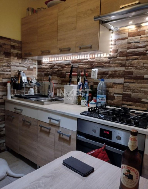 DE VANZARE-APARTAMENT 4 CAMERE-ALEXANDRU CEL BUN