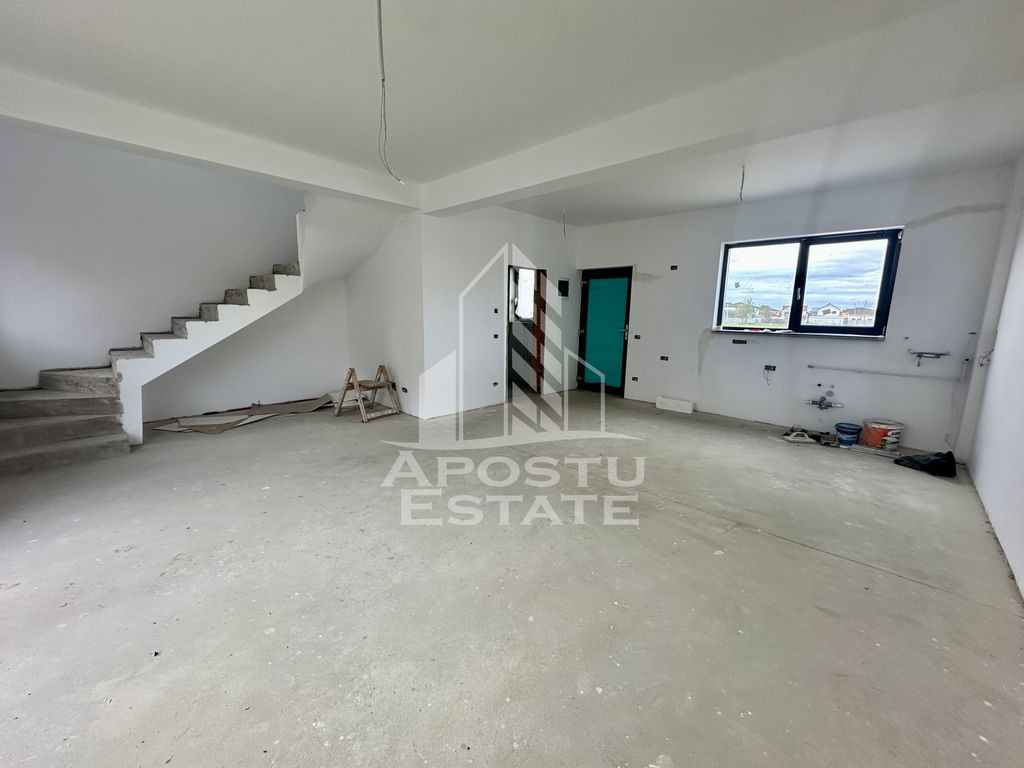 Casa insiruita cu 4 camere, la asfalt in Chisoda