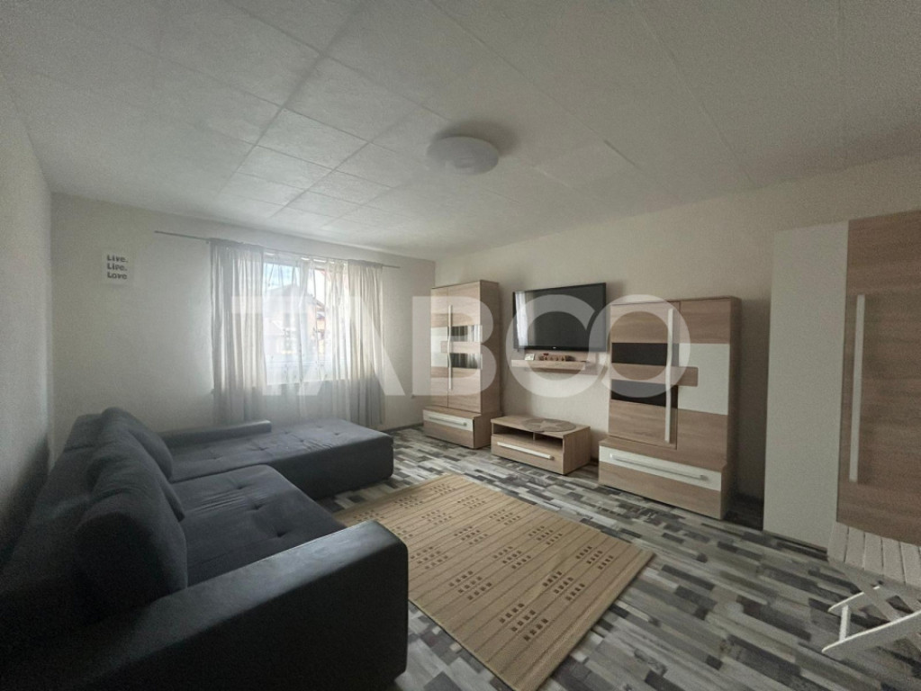 Garsoniera utilata si mobilata la casa de inchiriat in zona