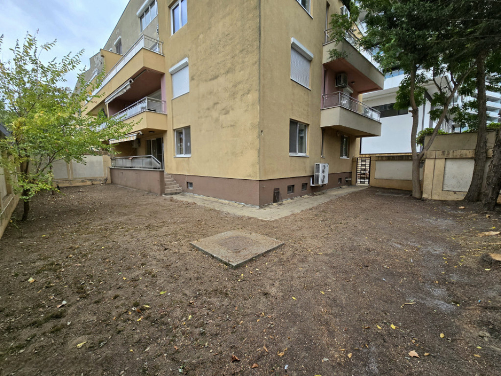 Apartament pe 2 etaje l curte de 187 mp HERASTRAU