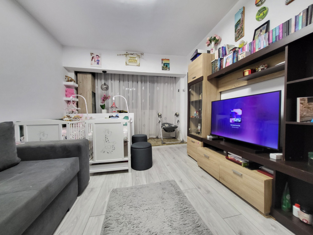 Preț bun! Garsonieră gata de locuit în zona 9 Mai