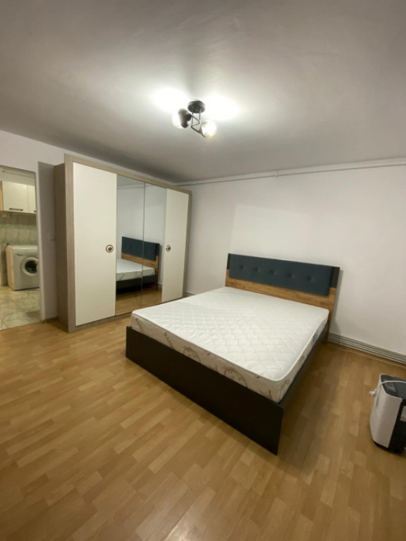 Garsoniera, 34 mp, zona Republicii