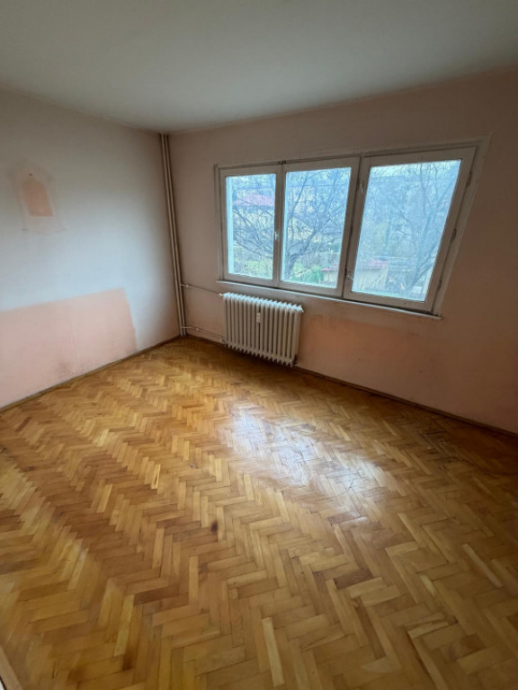 Tatarasi- Apartament 3 camere decomandat, etajul 1