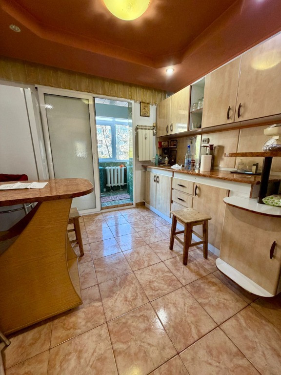 Ocazie ! Poarta 6 , ap 2 camere etaj 1