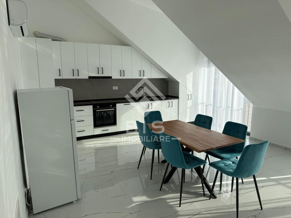 Apartament de inchiriat 4 camere - Bulevardul Republicii