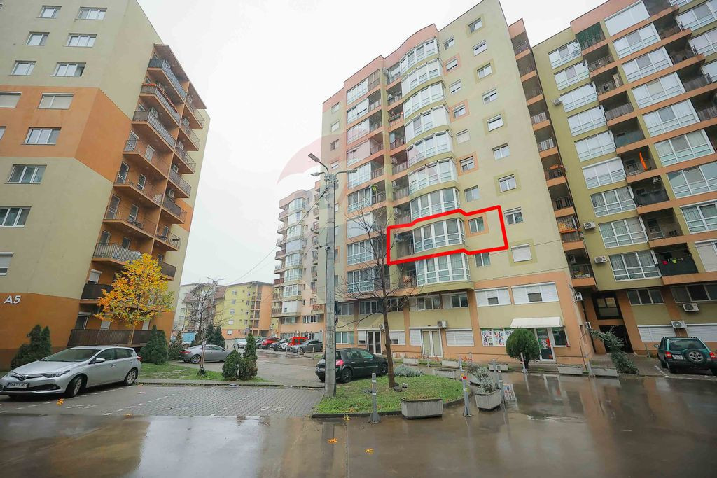 De vânzare apartament cu 2 camere, etaj 1, str. Republicii