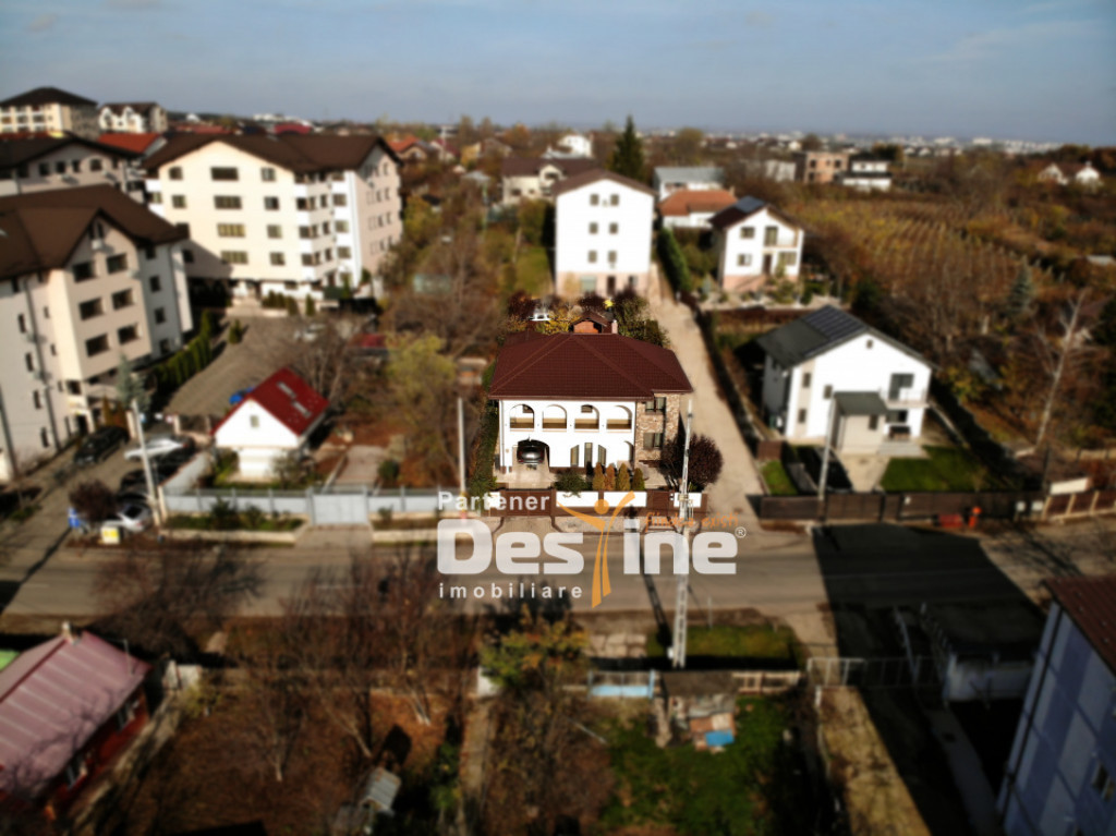 Casă individuală stil grecesc cu 5 camere S+P+1+pod, 200 m