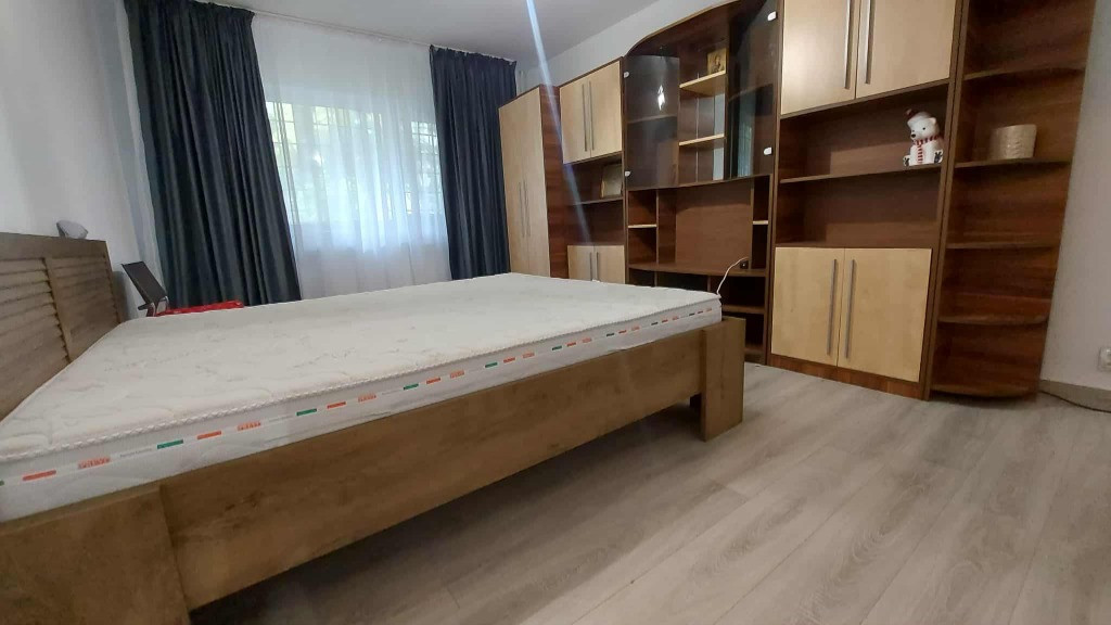 Apartament 1 camera D, in Podul de Fier.