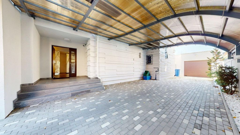 Un singur cuvant-IREPROSABILA