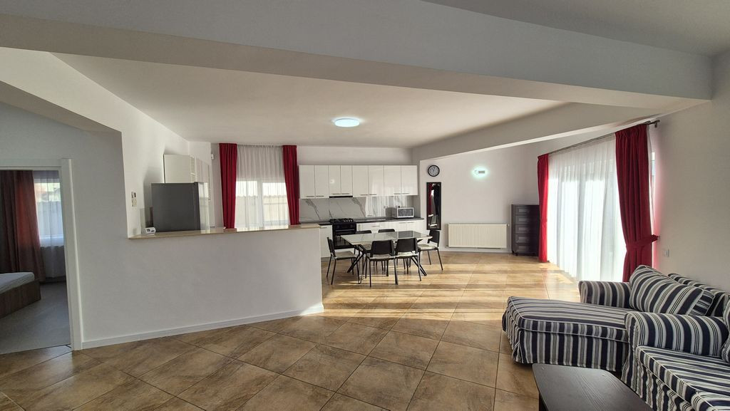 Casă cu 5 camere, 220 mp, teren 500 mp – Prelungirea G...