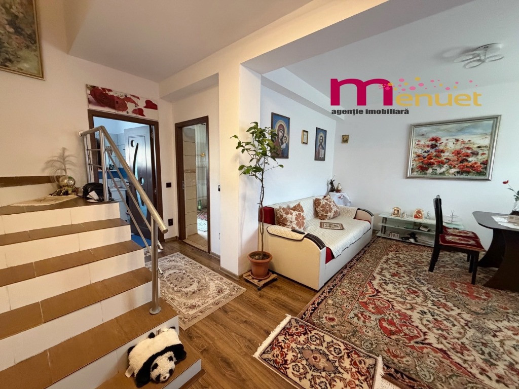 Casa D+P+1,zona Rosa