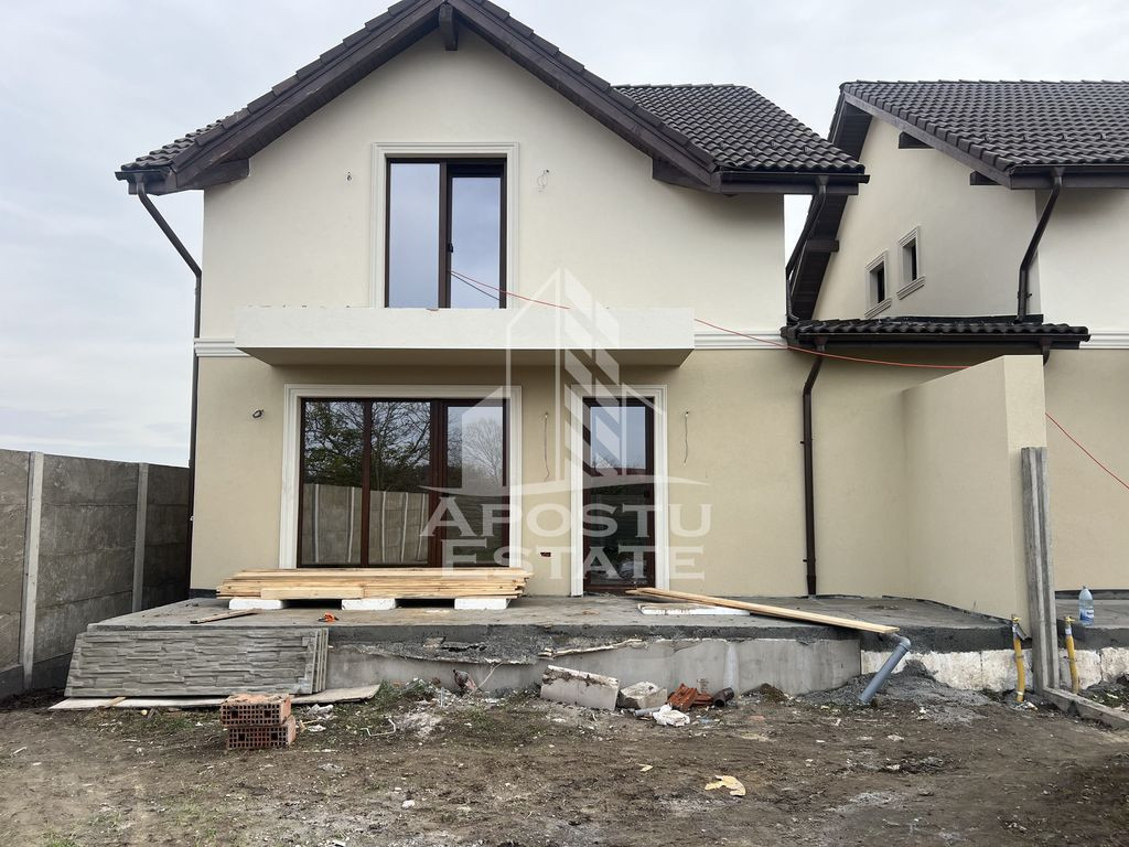 DE VANZARE casa alipita in Covaci cu curte mare