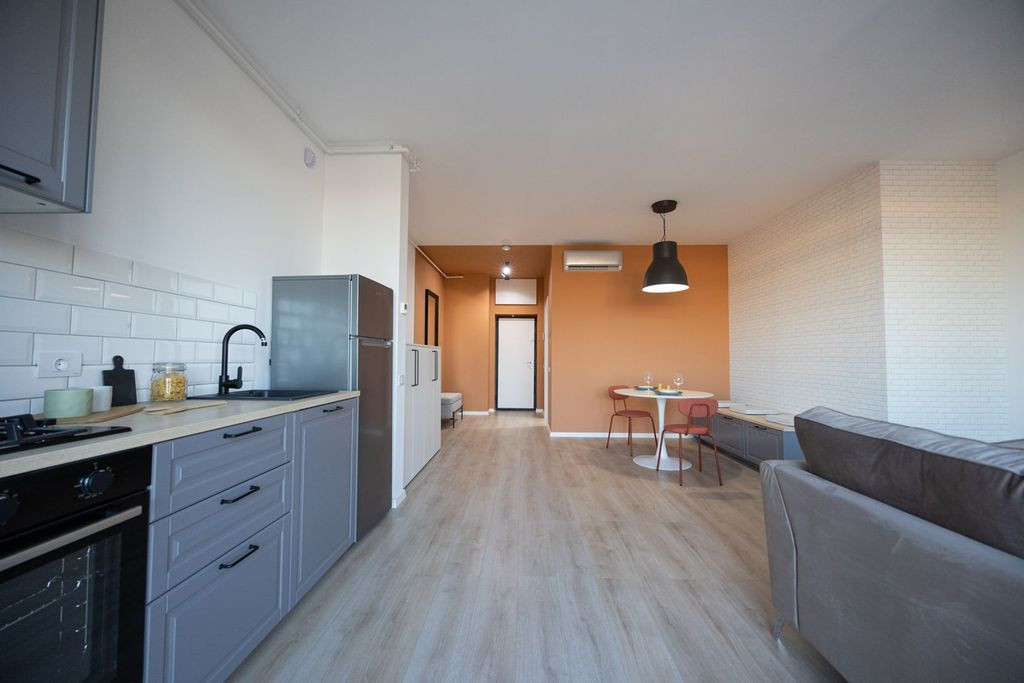 Apartament mobilat și utilat disponibil în blocul R38, ...