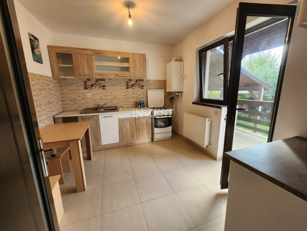 Casa 3 camere, 383mp teren, partial mobilata, utilata. Lunca