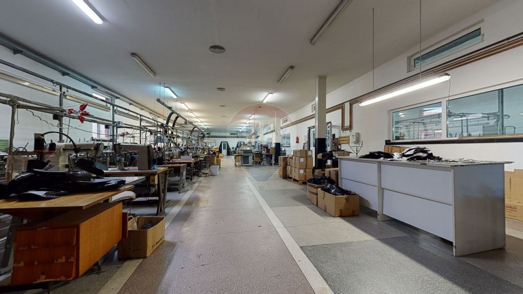 Producție / Depozitare + Birouri – Proprietate industr...
