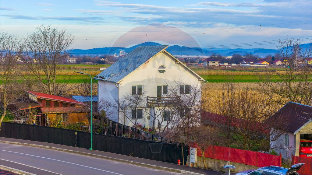 Casă de vânzare | 5 camere | Teren 1,100 mp | STUPINI |...