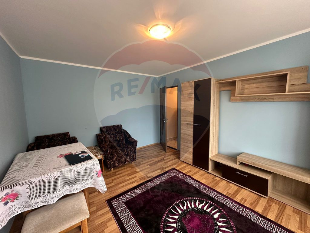 DE INCHIRIAT -apartament cu 2 camere în zona Hotvon