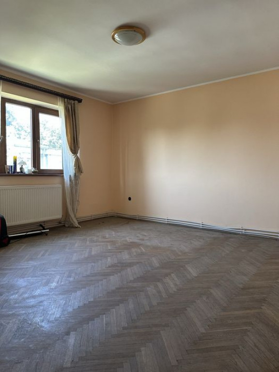 Super Pret!! Ap. 2 cam 54mp conf 1 decomandat etaj 2 Calea G