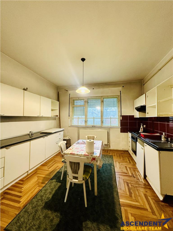 Locatie deosebita, facilitati, Central, Brasov