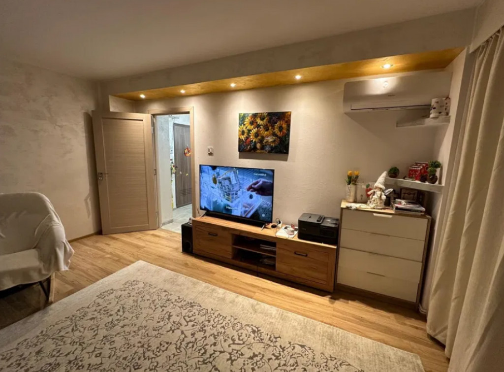 Apartament 2 camere, decomandat - zona Scriitorilor