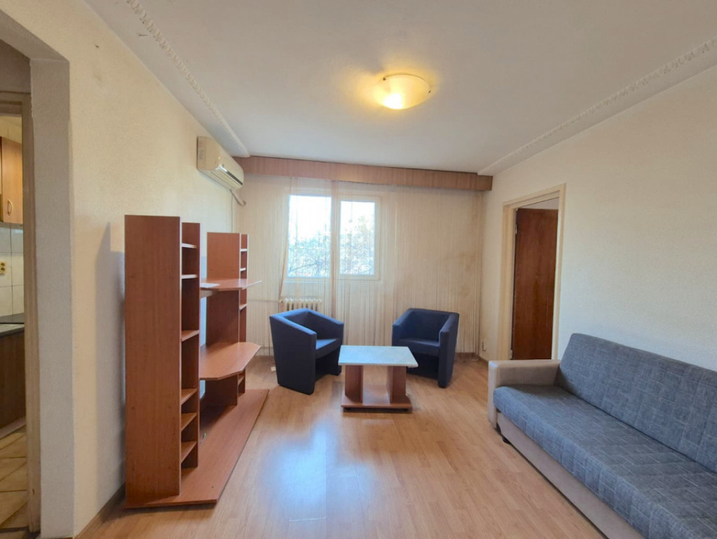 Plaza Mall, apartament de 2 camere de închiriat, etaj 3!