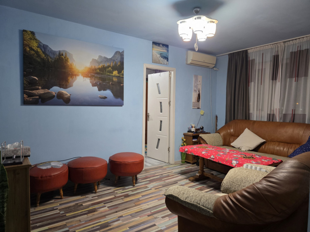 Apartament 3 camere, 52.86 mp, zona Sud