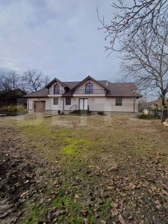 Casa individuala 361 mp, teren 1590 mp, in Luna langa Campia