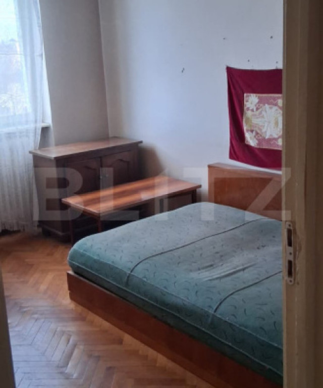 Vanzare urgenta - Apartament cu 4 camere, 76 mp, zona Centra