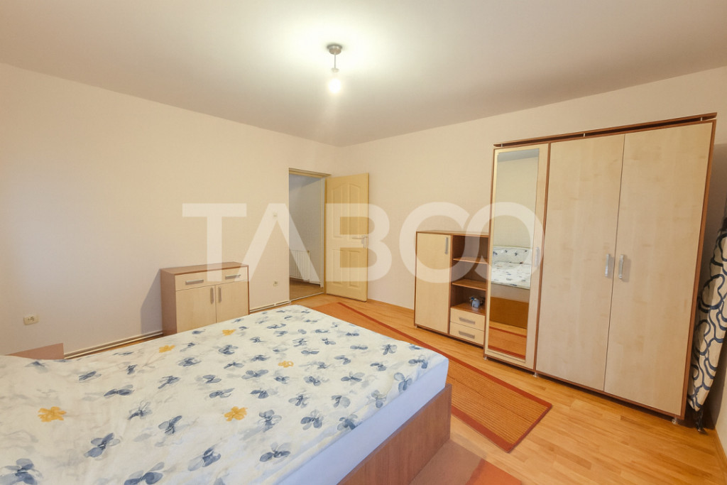 Apartament decomandat de vanzare 3 camere balcon parcare si