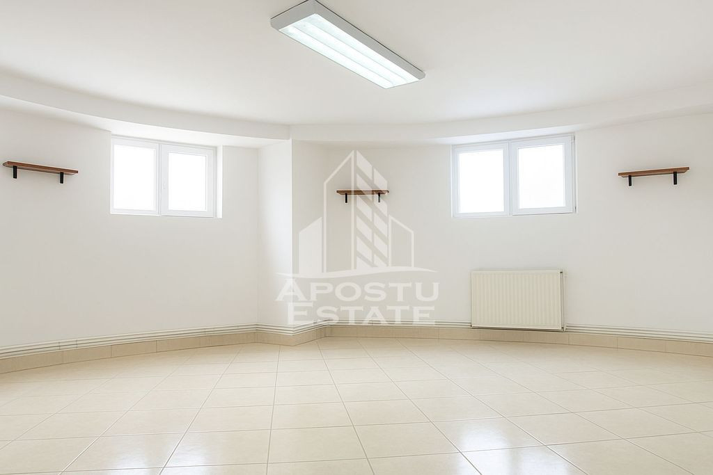 Apartament cu 3 camere, la demisol inalt , zona Steaua