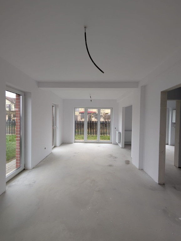 Casă modernă, cu funcțiune comercială în acte – zonă Aqua Park