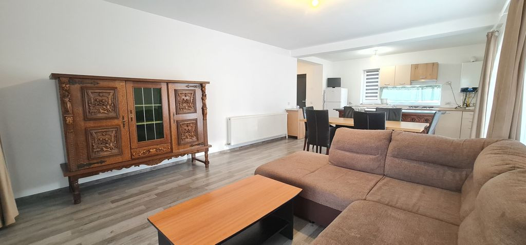 Casa de inchiriat 4 camere semimobilata cartier Izvor