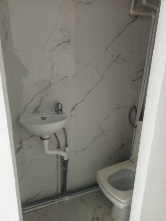 Garsoniera granit - sturza