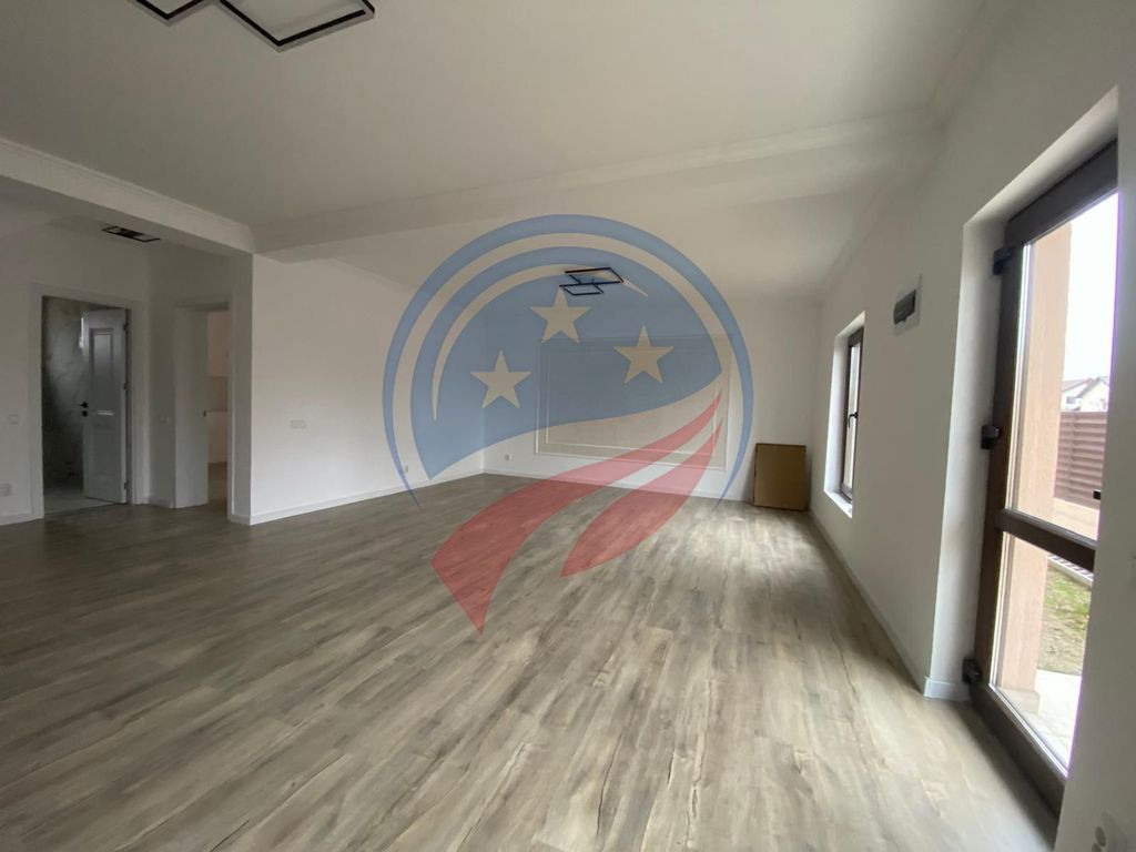 CASA FINALIZATA ZONA DAMILA 300 M TEREN