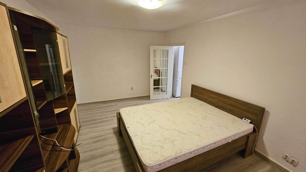 Apartament 1 camera D, in Podul de Fier